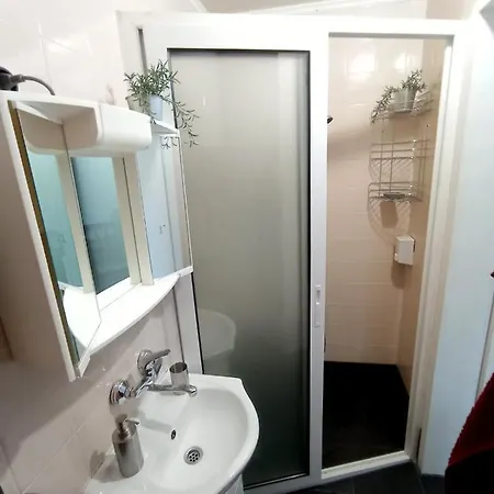 Lovely 1 Bdr In Center