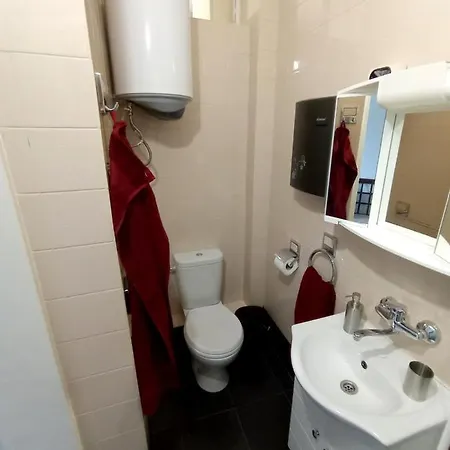 Lovely 1 Bdr In Center Appartement *