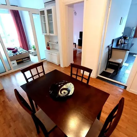 Apartament Lovely 1 Bdr In Center *