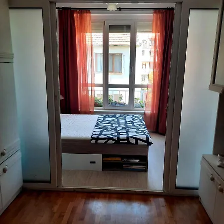 Lovely 1 Bdr In Center 아파트
