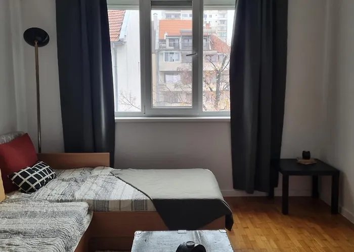 Apartment Lovely 1 Bdr In Center