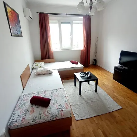 Lovely 1 Bdr In Center